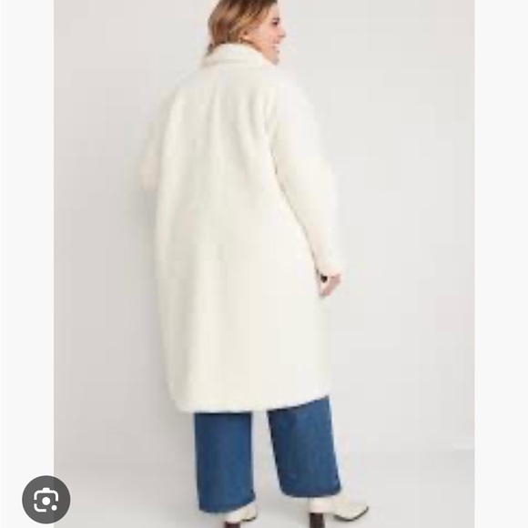 Old Navy Women’s Coat - Picture 2 of 3